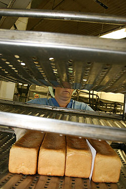 Мэр обещает, что цены на хлеб не поднимутся