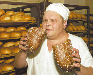 На 153 тысячи рублей штрафованы курские продавцы хлеба за превышение торговой надбавки
