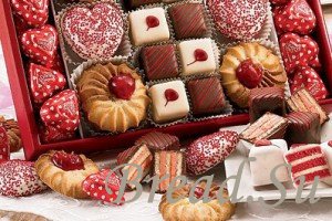 Конфеты и печенье новой "Ленинградской" кондитерской фабрики уже поступили в продажу