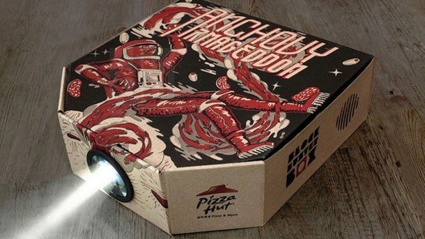 Коробка для пиццы теперь может стать видео-проектором