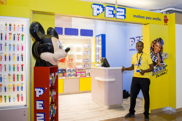 Первый монобрендовый магазин Pez открылся в аэропорту Вены